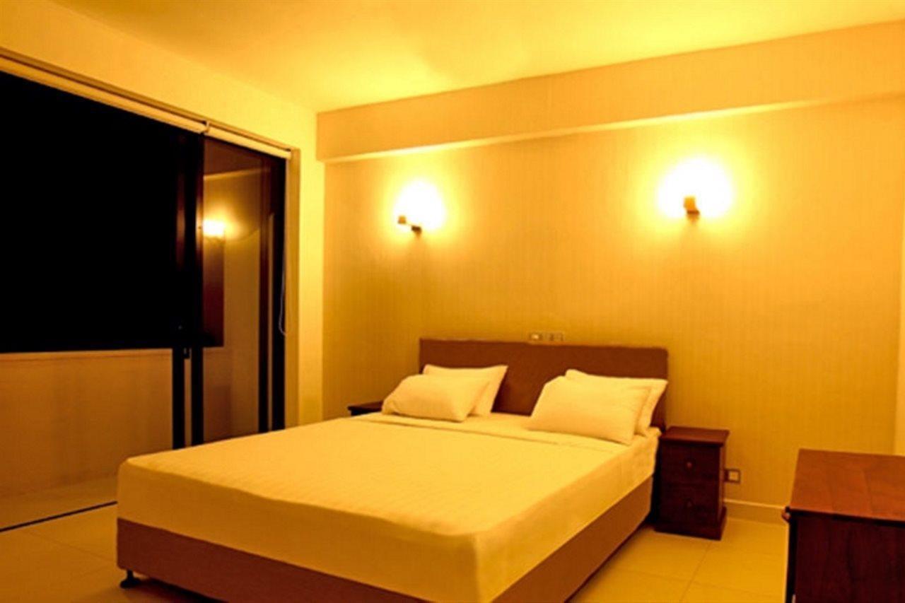 Hotel J Ambalangoda Ambalangoda  Buitenkant foto
